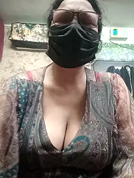 thehotlady online show from 02/06/26, 03:24