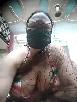 thehotlady online show from 10/03/25, 05:42