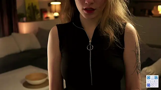 Snapshot of DimpledPoke chatting on 11/22/25, 09:24 DimpledPoke online show from 11/22/25, 09:24