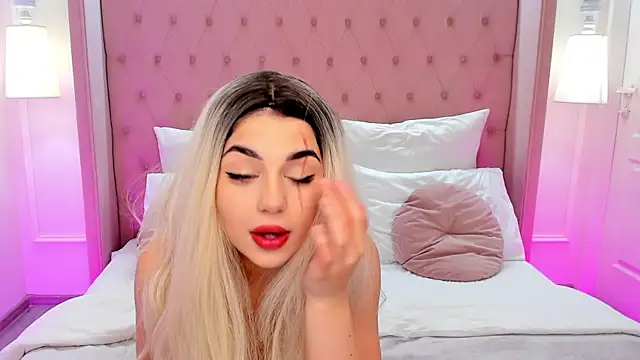 HelenTiny online show from 10/31/25, 01:41