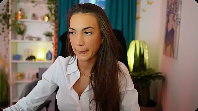 Snapshot of Alexis_Love_ chatting on 09/30/25, 01:17 Alexis Love online show from 09/30/25, 01:17