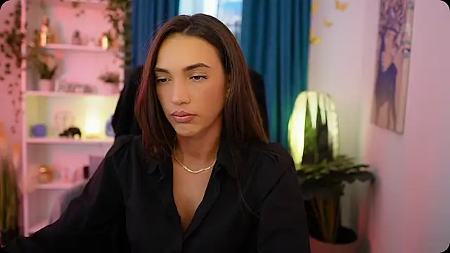 Snapshot of Alexis_Love_ chatting on 10/02/25, 01:14 Alexis Love online show from 10/02/25, 01:14