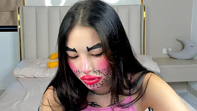 ElizabethParkk online show from 11/27/25, 12:11