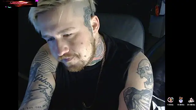 Snapshot of ThatAltGuy chatting on 10/20/25, 10:16 ThatAltGuy online show from 10/20/25, 10:16