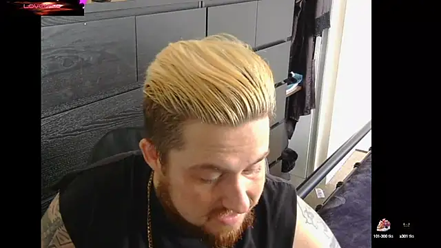 Snapshot of ThatAltGuy chatting on 10/01/25, 08:30 ThatAltGuy online show from 10/01/25, 08:30