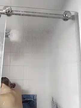 LaraCaliente online show from 04/15/26, 02:32