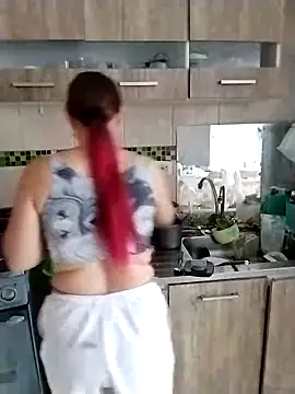 LaraCaliente online show from 03/03/26, 12:12