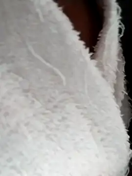 LaraCaliente online show from 11/18/25, 01:03