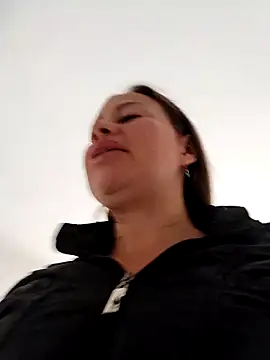 LaraCaliente online show from 10/25/25, 12:50