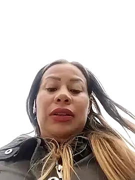 LaraCaliente online show from 10/27/25, 09:05