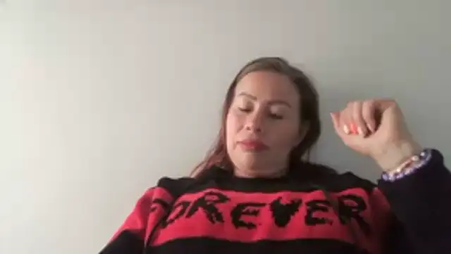 LaraCaliente online show from 04/15/26, 09:48