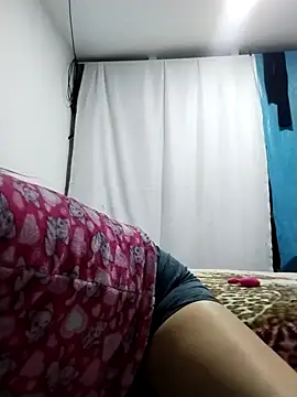 LaraCaliente online show from 03/10/26, 01:09