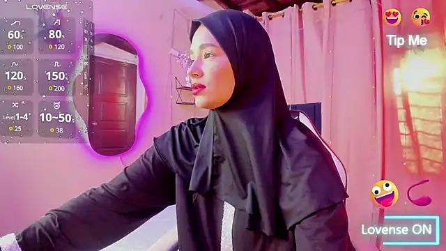 ShanaJamil online show from 10/24/25, 12:15