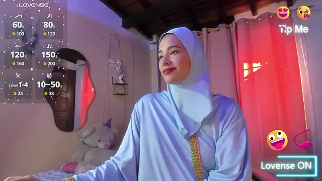 ShanaJamil online show from 11/12/25, 12:09