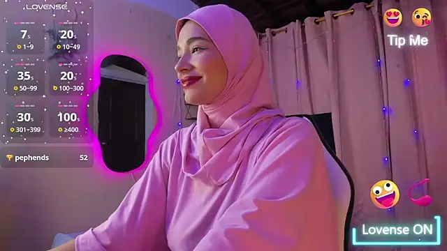 ShanaJamil online show from 10/25/25, 12:17