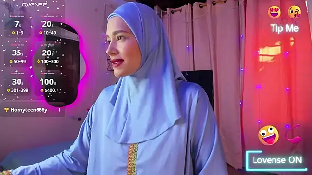 ShanaJamil online show from 10/10/25, 12:17