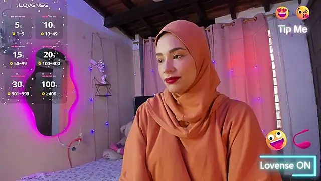 ShanaJamil online show from 12/15/25, 12:11