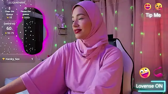 ShanaJamil online show from 10/16/25, 12:13