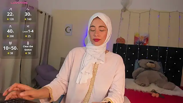 ShanaJamil online show from 04/23/26, 12:11