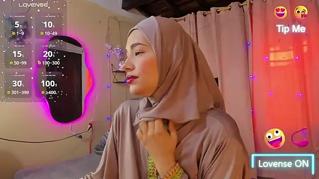 ShanaJamil online show from 09/25/25, 12:11