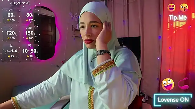 ShanaJamil online show from 10/11/25, 12:06