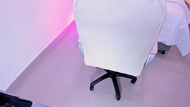 Megann Williamss online show from 01/05/26, 07:39