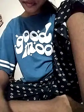 Snapshot of Rapunzal chatting on 04/13/26, 06:34 Rapunzal online show from 04/13/26, 06:34