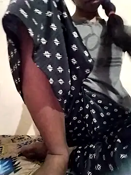 Snapshot of Rapunzal chatting on 04/01/26, 05:21 Rapunzal online show from 04/01/26, 05:21