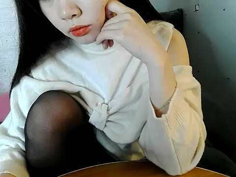 Mie5784 online show from 12/04/25, 07:40