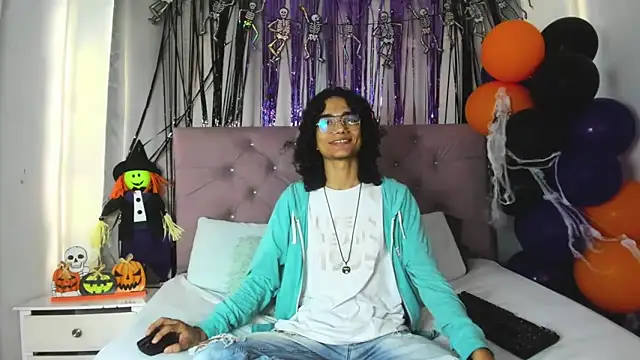 EthanBlackwoodd online show from 10/29/25, 09:03