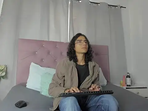 EthanBlackwoodd online show from 10/10/25, 07:58