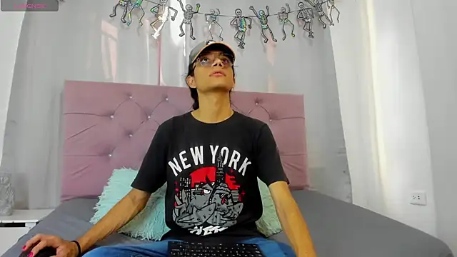 EthanBlackwoodd online show from 11/07/25, 08:13