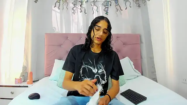 EthanBlackwoodd online show from 11/25/25, 07:47