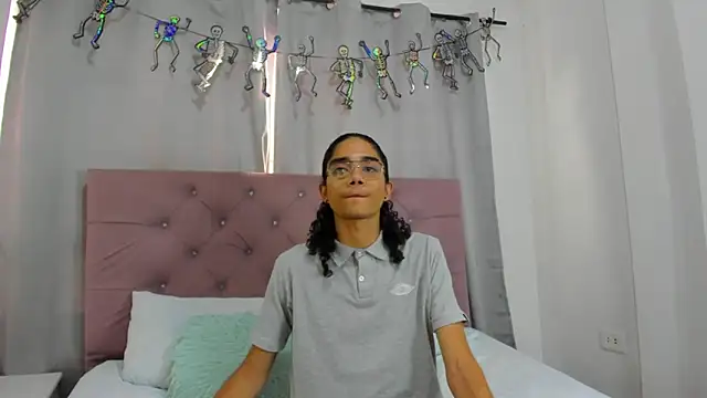 EthanBlackwoodd online show from 12/05/25, 07:45