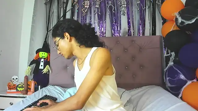 EthanBlackwoodd online show from 10/31/25, 09:28