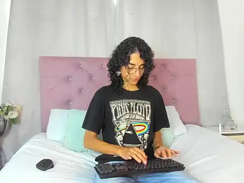 EthanBlackwoodd online show from 10/21/25, 07:46