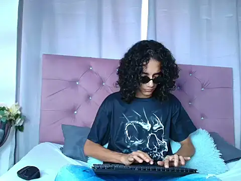 EthanBlackwoodd online show from 09/29/25, 07:41