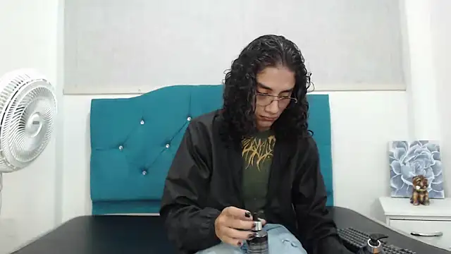 EthanBlackwoodd online show from 11/17/25, 09:08