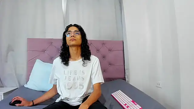 EthanBlackwoodd online show from 02/16/26, 08:40