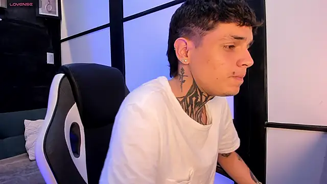 Declan-Fox online show from 10/04/25, 01:12