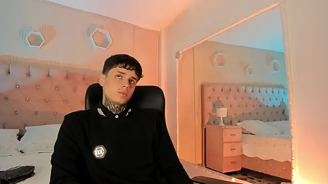 Declan-Fox online show from 10/27/25, 04:13