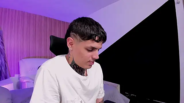 Declan-Fox online show from 09/25/25, 03:34