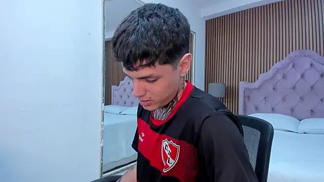 Declan-Fox online show from 10/25/25, 04:33