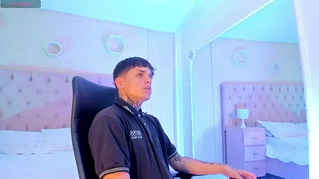 Declan-Fox online show from 10/24/25, 04:22