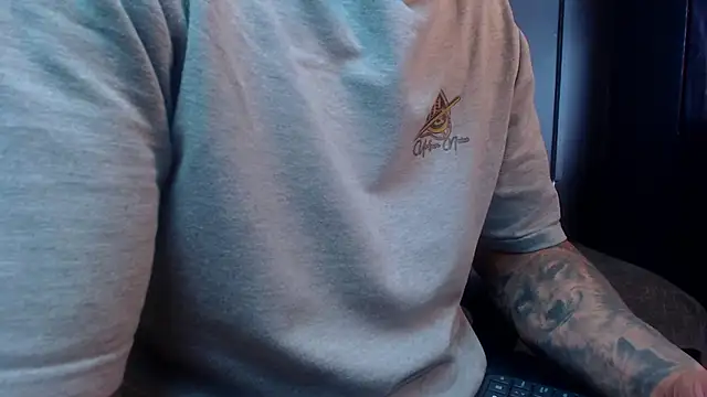 RichardMilleer online show from 12/22/25, 03:34