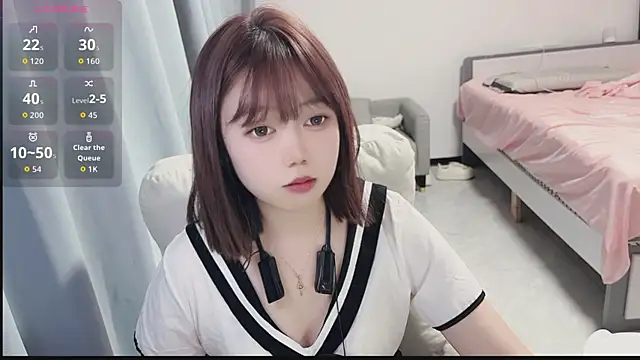 Snapshot of Lucky_Cici chatting on 09/19/25, 01:48 Lucky Cici online show from 09/19/25, 01:48