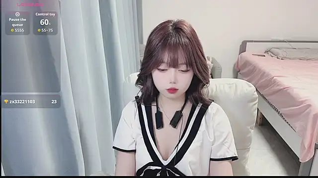 Snapshot of Lucky_Cici chatting on 09/20/25, 02:00 Lucky Cici online show from 09/20/25, 02:00