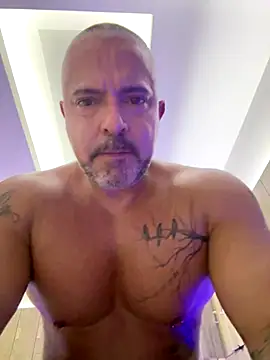 Snapshot of 3totangox chatting on 10/15/25, 10:12 3totangox online show from 10/15/25, 10:12