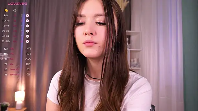 Snapshot of AlinaOrf chatting on 11/27/25, 05:08 AlinaOrf online show from 11/27/25, 05:08