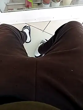 Snapshot of fullystroked chatting on 10/25/25, 10:36 fullystroked online show from 10/25/25, 10:36